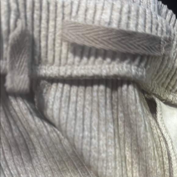 ALO Yoga size medium  Women's Ribbed Beige or cream Shorts - Picture 5 of 7